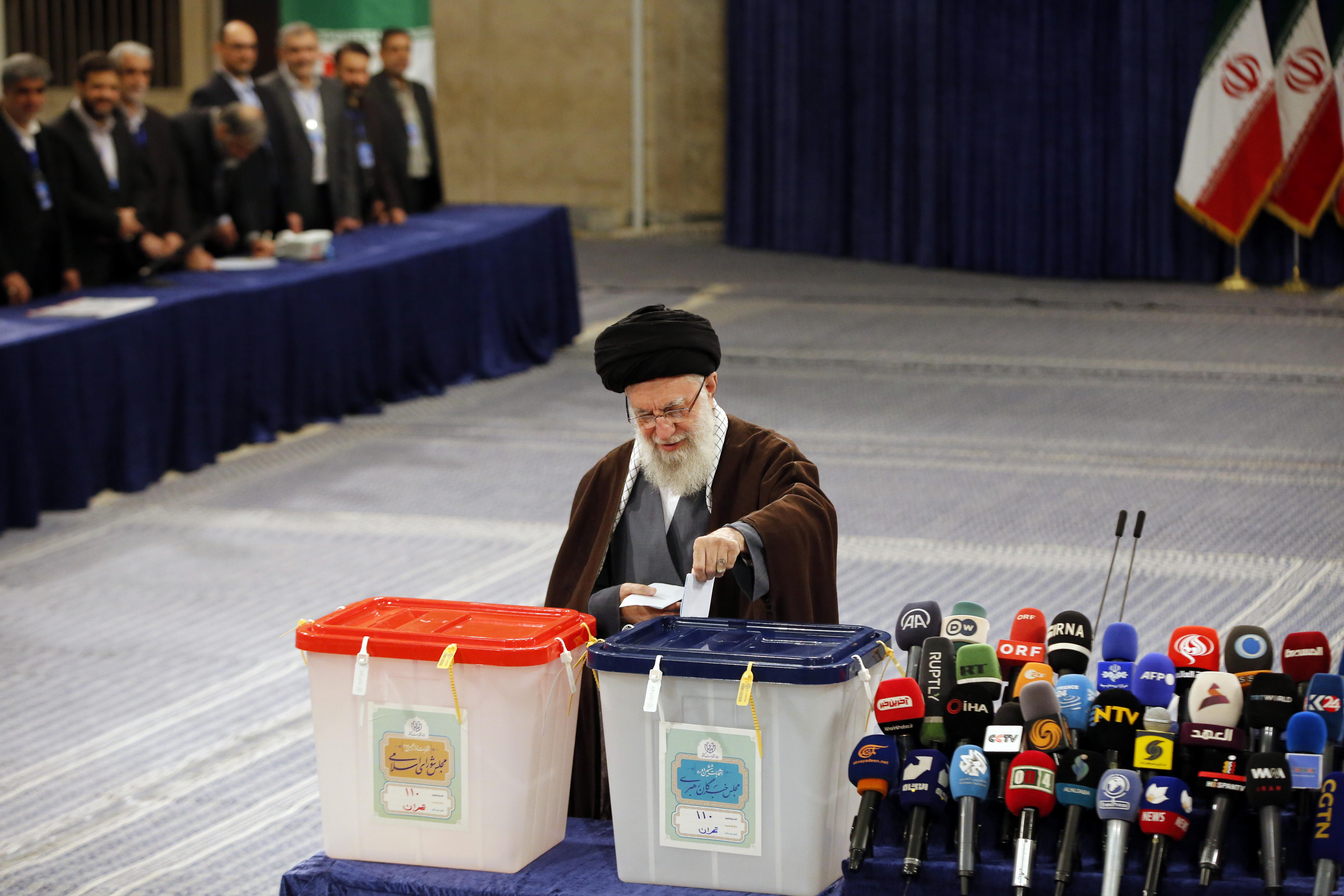 ¿Quién es el ayatola Alí Jamenei, líder de Irán, en la mira de Israel?