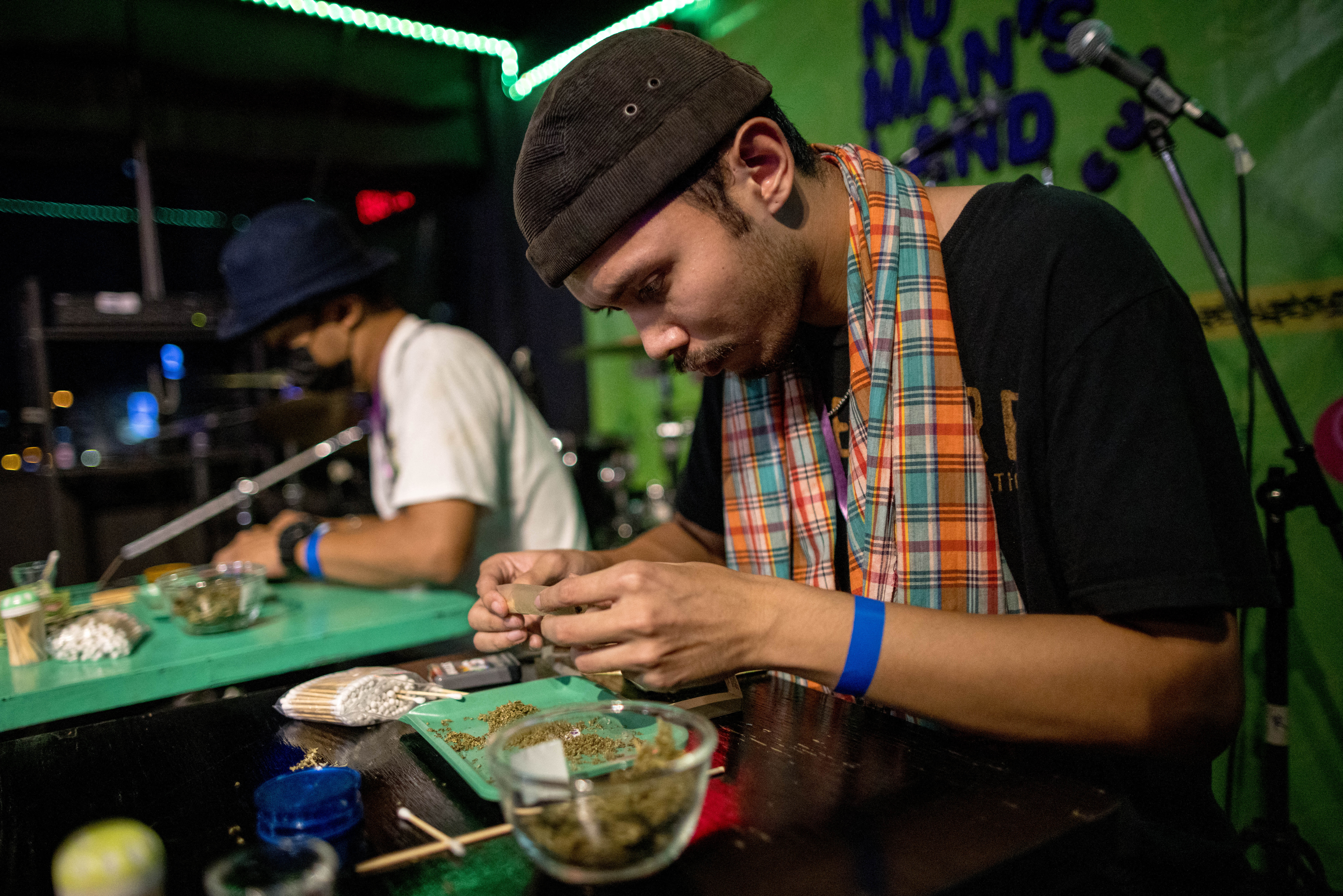 Tailandia celebra concurso para armar cannabis