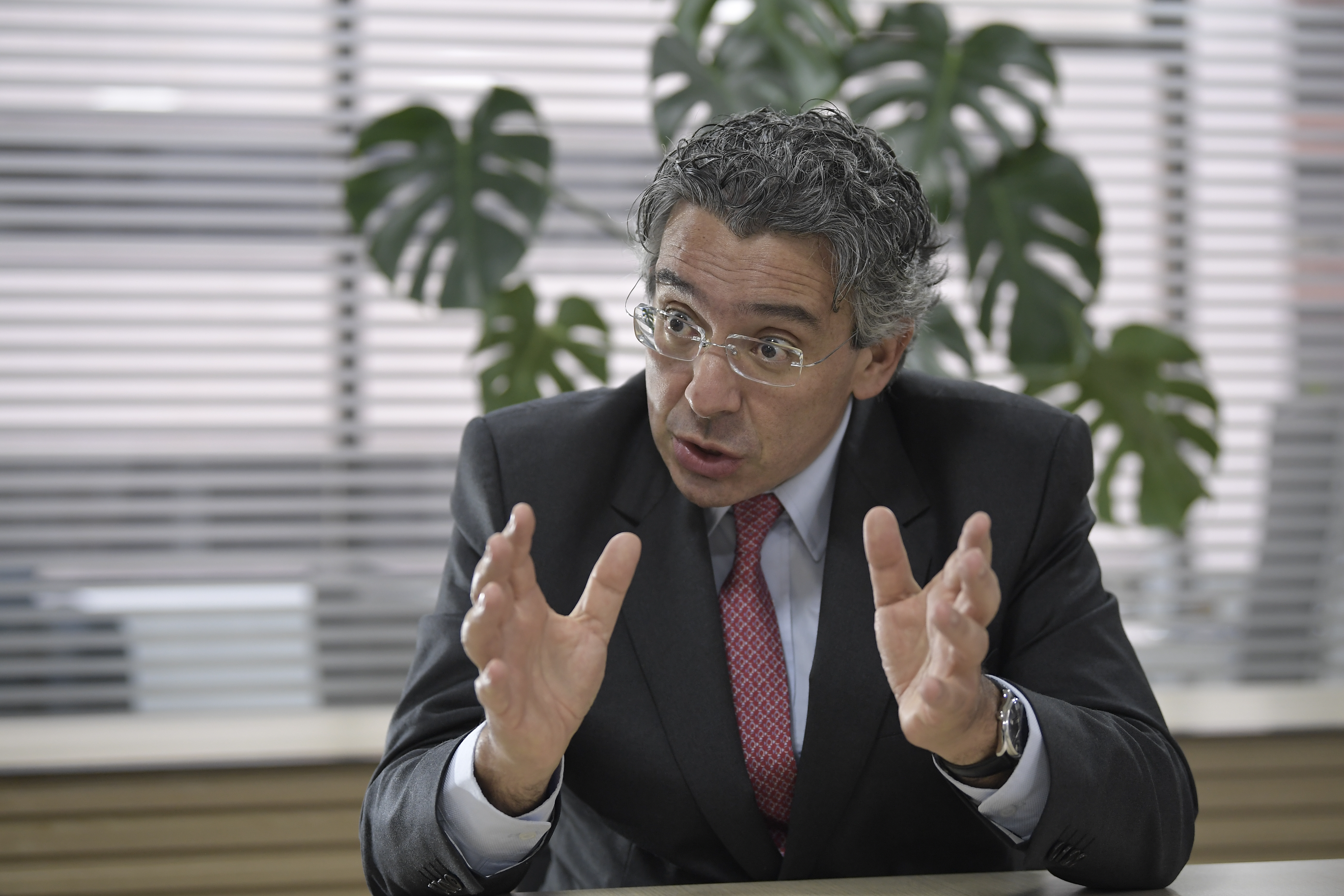 Enrique Gómez Martínez y sus acusaciones de veto en los debates presidenciales