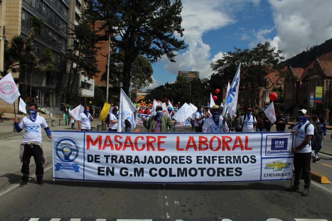 Además de los trabajadores de la salud, el gremio automotor se sumó a la protesta en la ciudad.