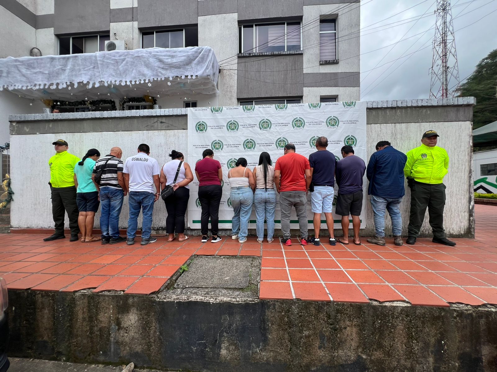 Cae red de tráfico de madera en Colombia: capturados tres funcionarios de Corpoamazonia