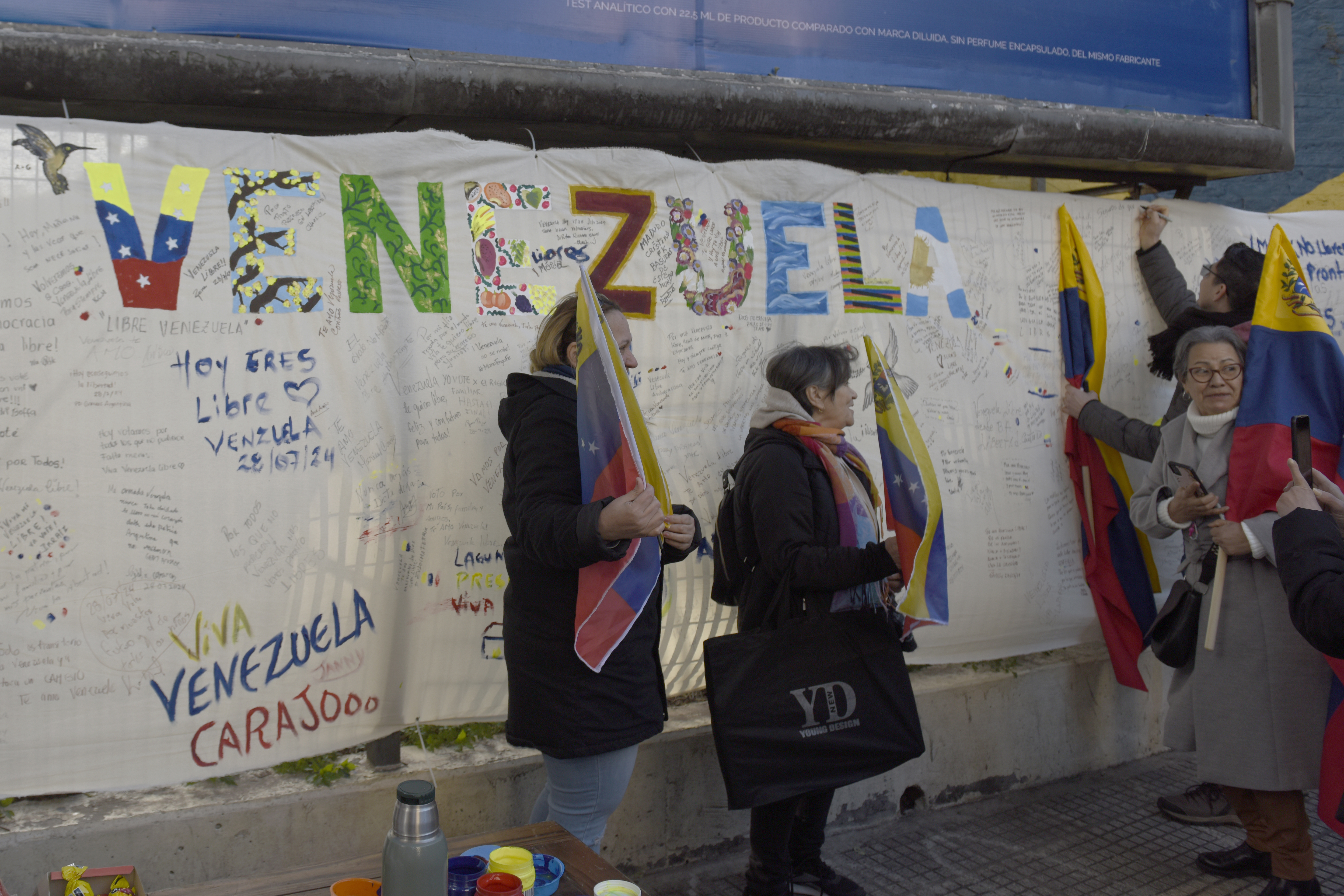 La Embajada de Venezuela en Buenos Aires es el punto de concentración de varios en Argentina.