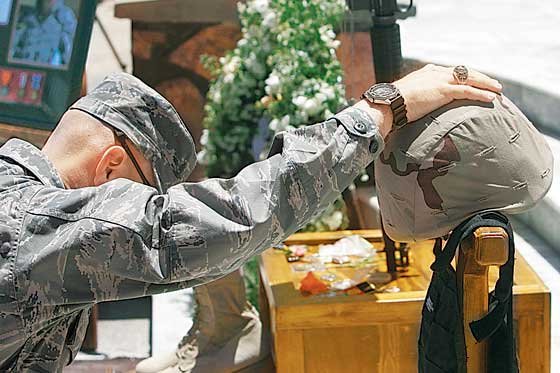 Suicidios en Fuerzas Armadas de EE.UU. alcanzan cifra récord