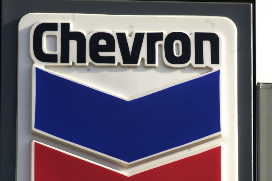 Ecuador le paga a Chevron en momentos en que el país petrolero andino enfrenta una reducción de sus ingresos.