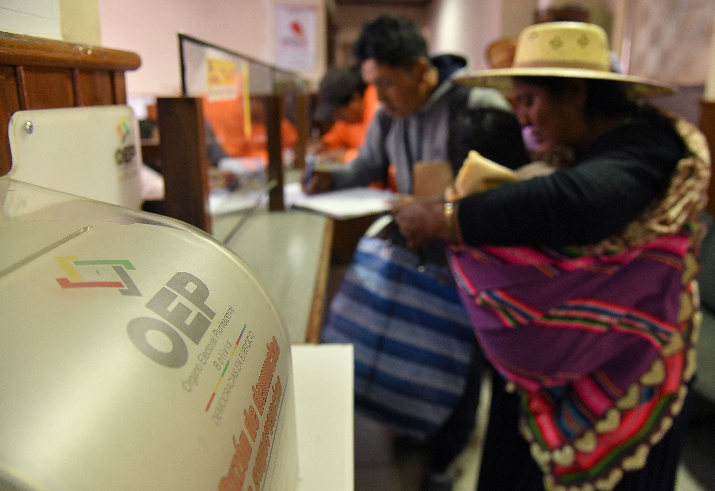 Elecciones en Bolivia: economía en crisis y democracia a la baja
