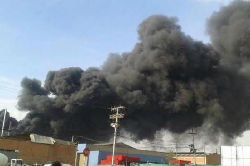Imágenes del incendio de grandes magnitudes en Fontibón