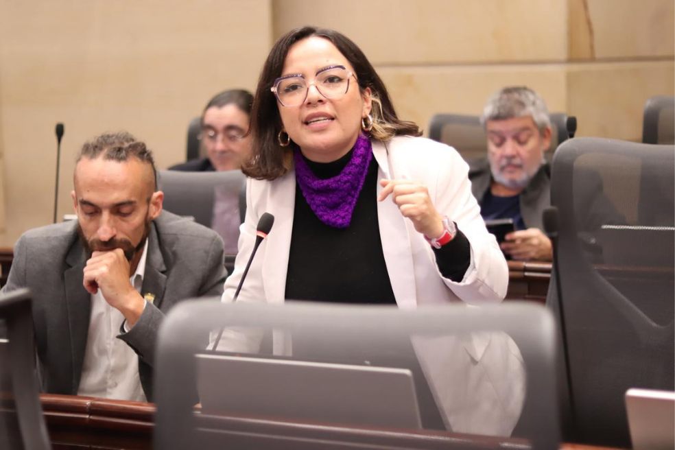 Congresistas alertan sobre aumento del 840% en reclutamiento de menores en dos años