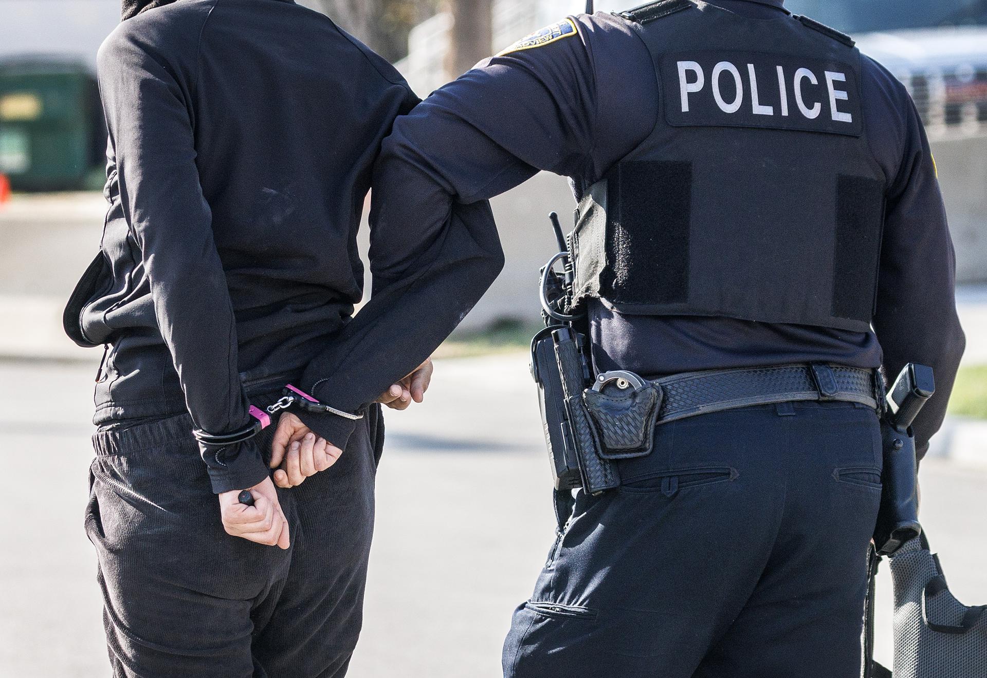 ICE detiene a periodista de origen colombiano en operativo sin orden de arresto