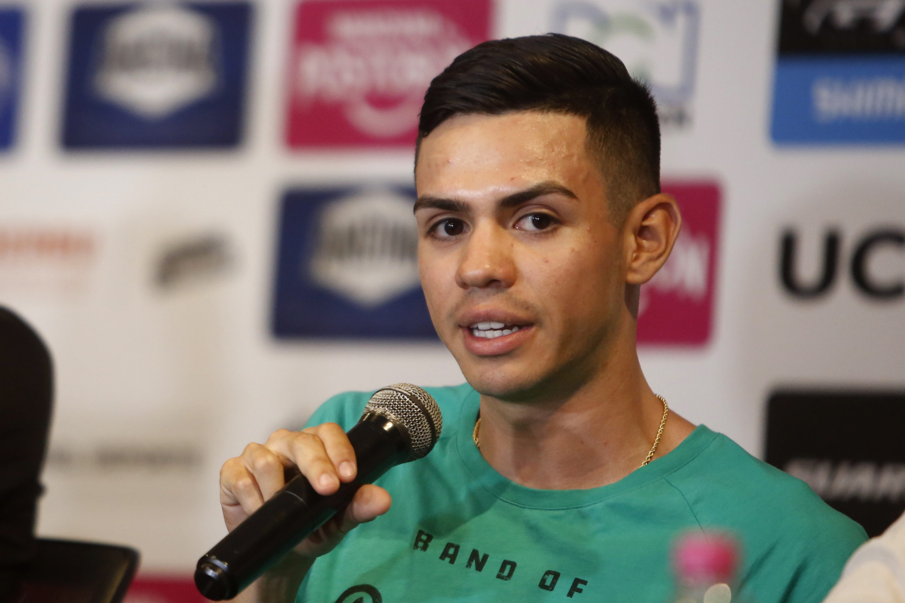 AME1748. BUCARAMANGA (COLOMBIA), 04/02/2023.- El ciclista colombiano Sergio Higuita, del equipo alemán Bora-Hansgrohe, habla hoy durante una rueda de prensa previa a la prueba élite masculina del Nacional de Ciclismo en Ruta 2023, en Bucaramanga (Colombia). EFE/LUIS EDUARDO NORIEGA A