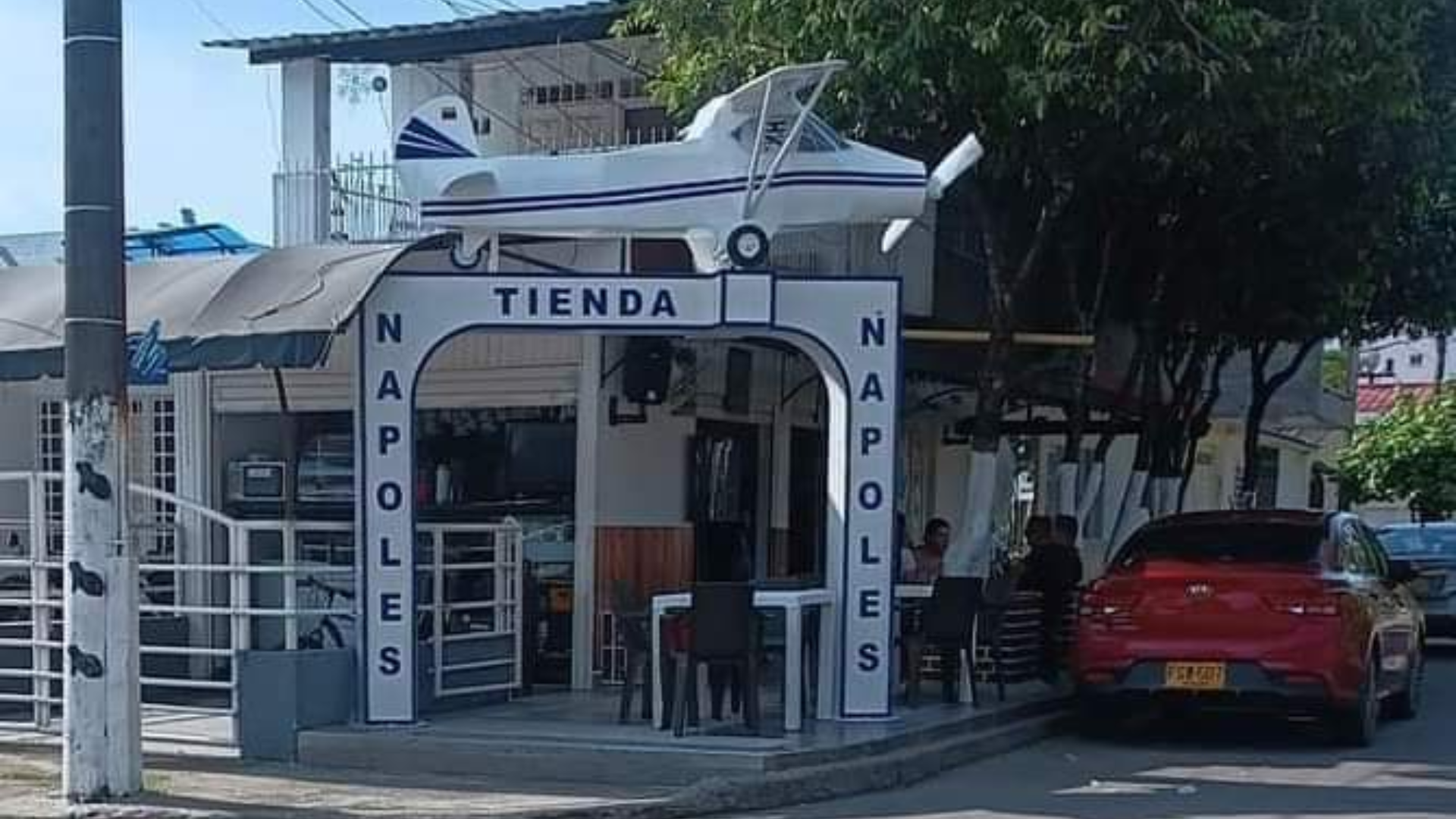Así es la polémica tienda que hace alusión a Pablo Escobar en Barrancabermeja