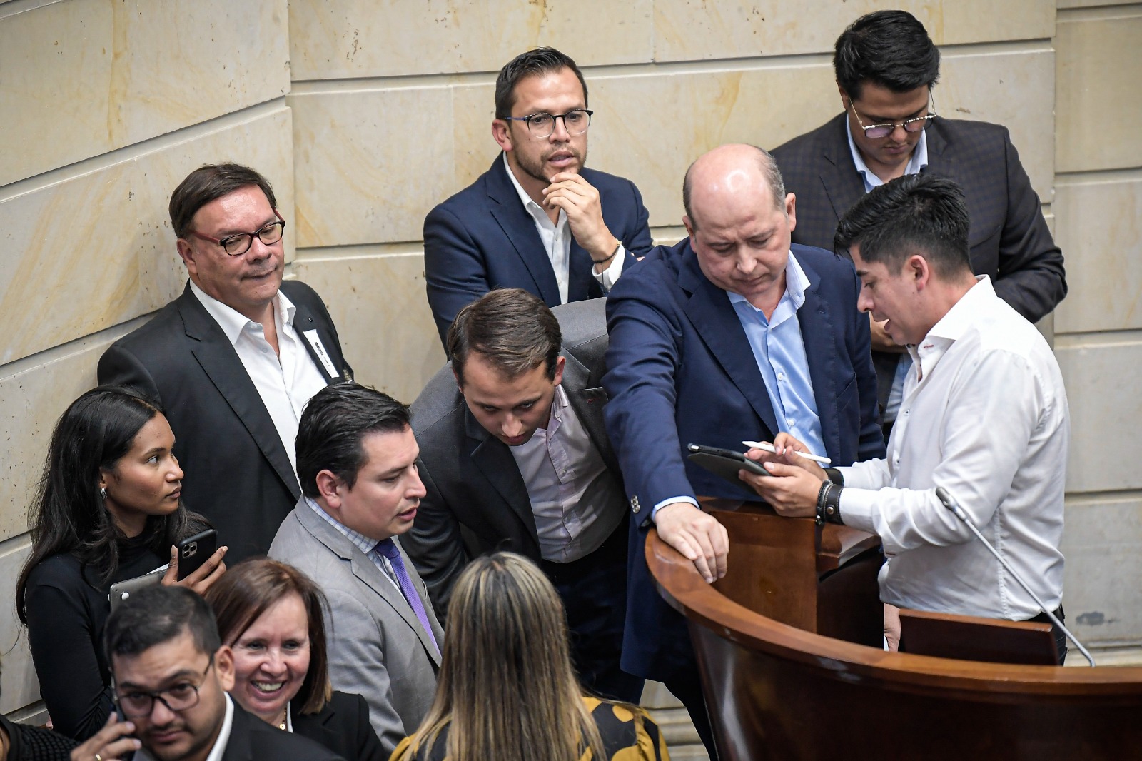 Senado aprobó reforma que aumenta transferencias a las regiones, pero con cambios