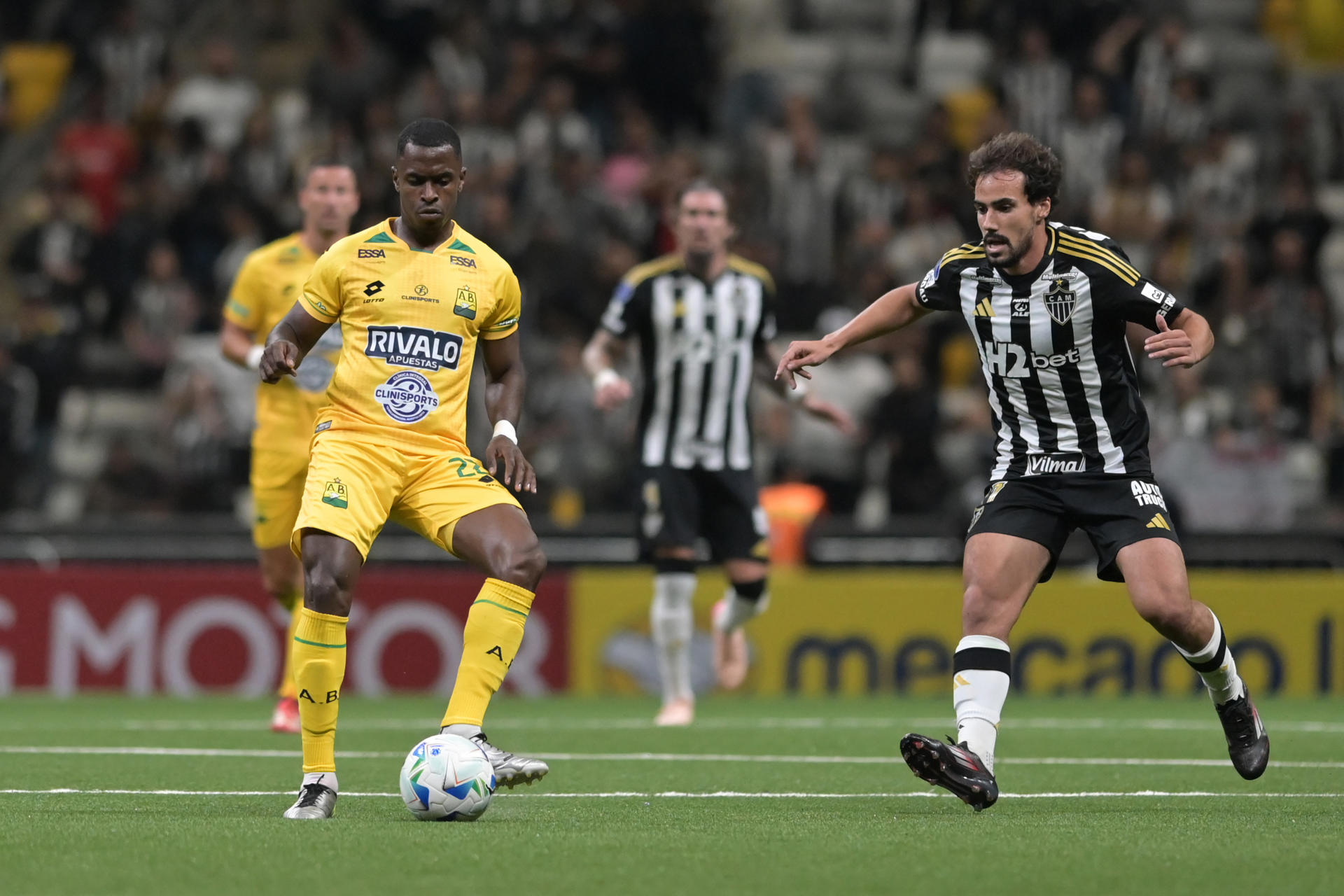 Bucaramanga hizo temblar a Atlético Mineiro, pero no le alcanzó y cayó por penales