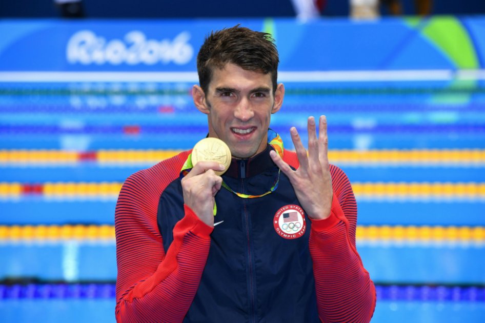 El nadador estadounidense Michael Phelps tras por cuarta vez la prueba de los 200 metros combinados. / EFE