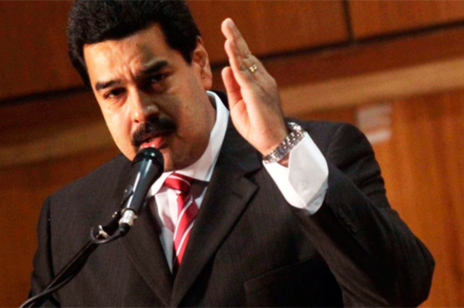 Nicolás Maduro promete petróleo a Uruguay
