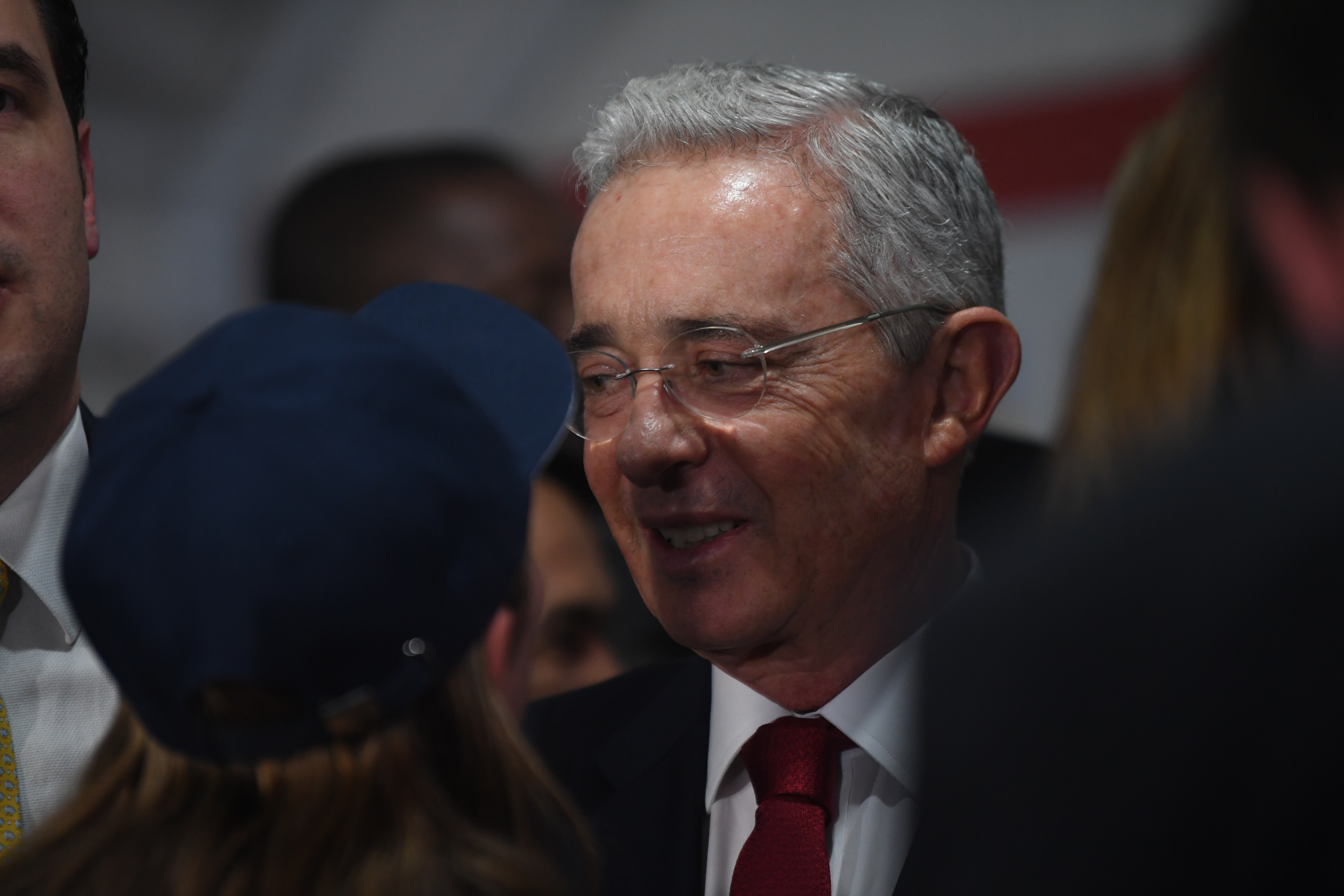 Unos celebran, otros critican: las reacciones al pedido de preclusión del caso Uribe
