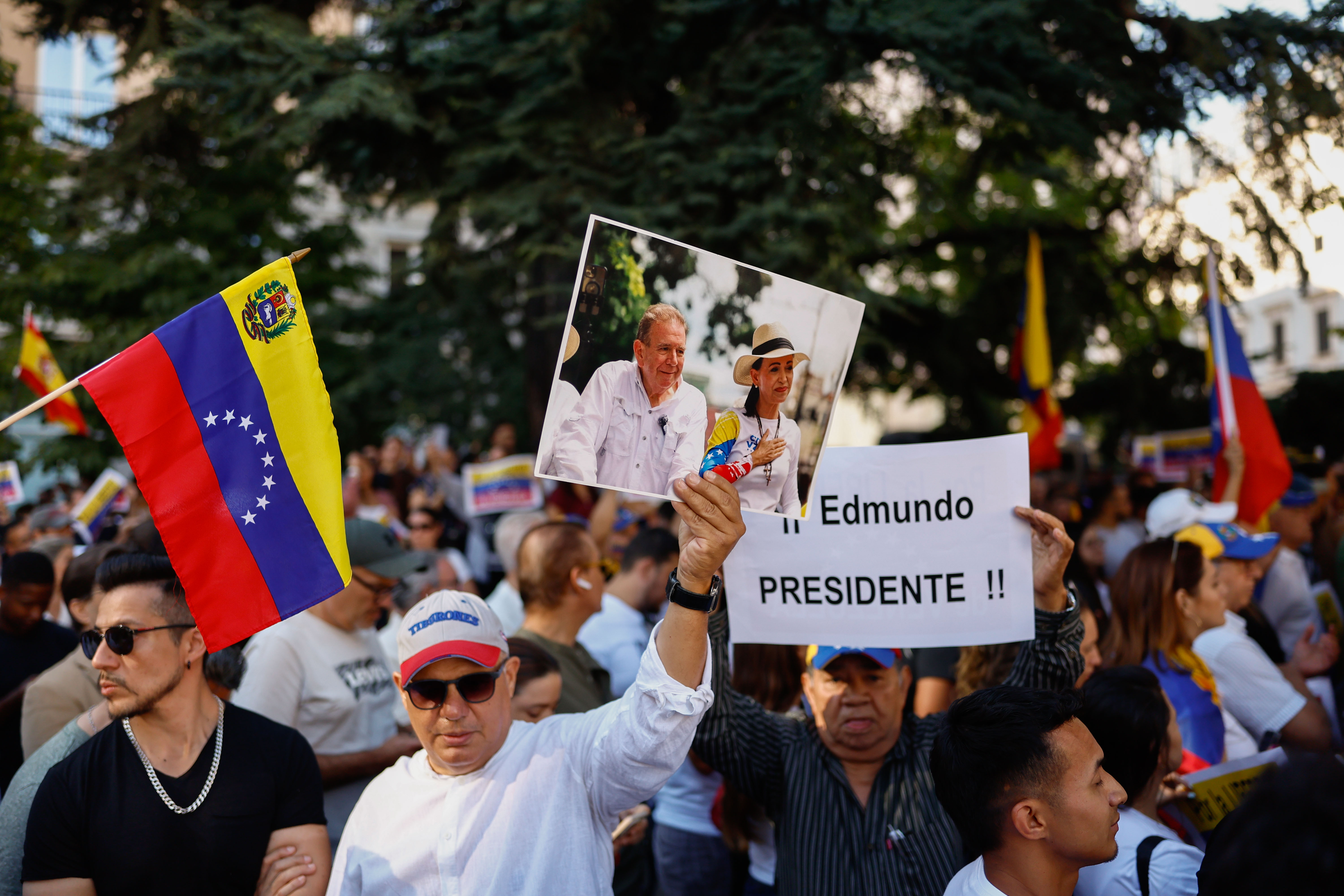 Edmundo González, a la espera del asilo, no puede participar en actos públicos