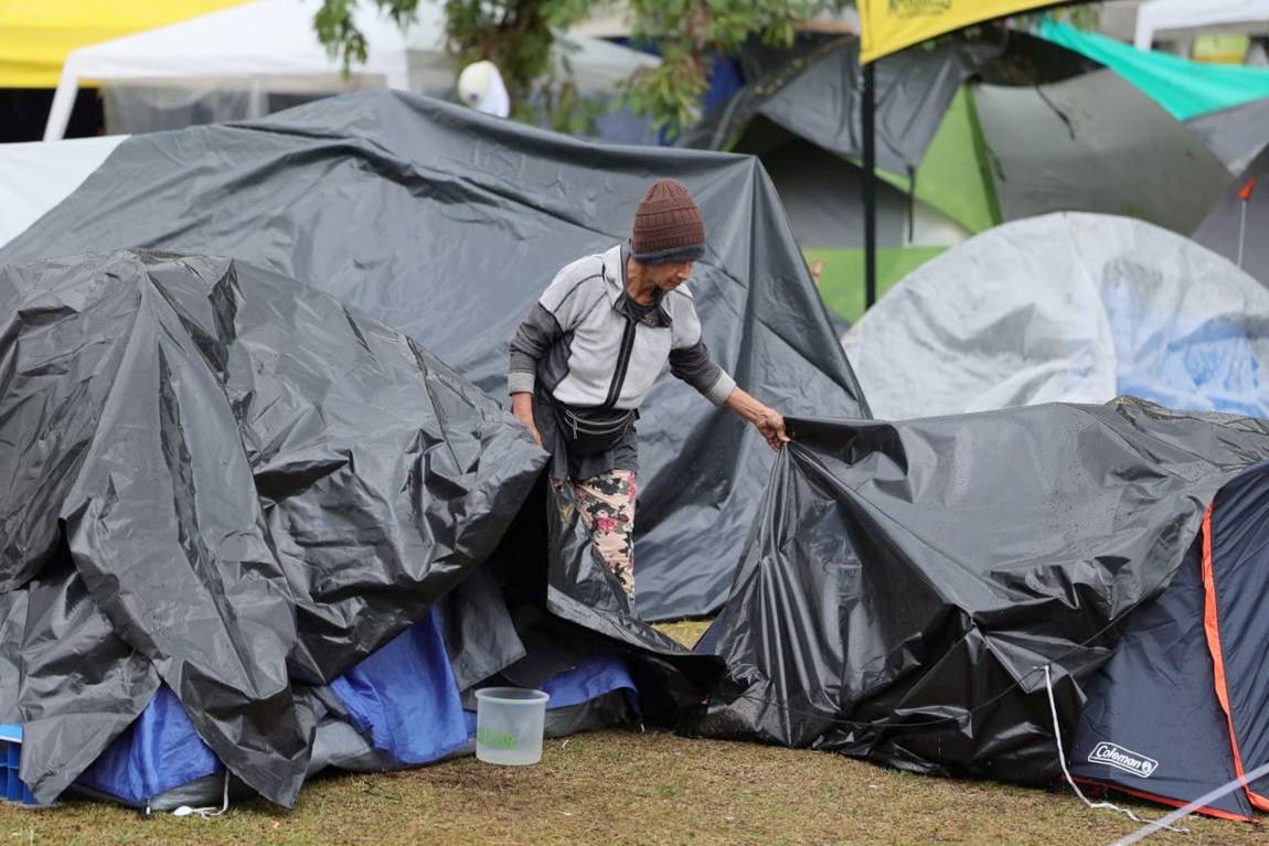 Lluvias dificultan la situación de los damnificados por el terremoto en Pereira