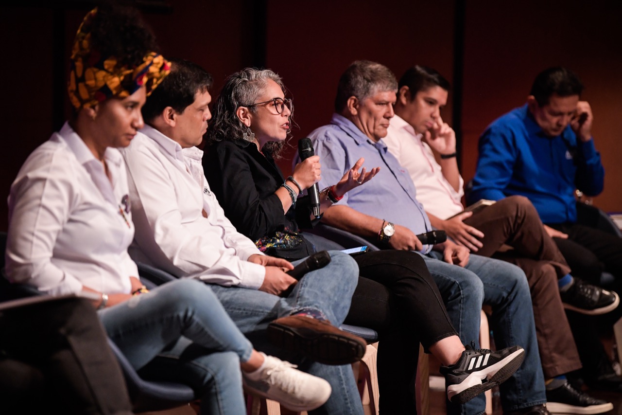 Debate de candidatos al Senado en Medellín.