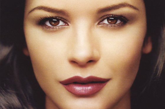 Catherine Zeta-Jones ingresa en centro psiquiátrico por un trastorno bipolar