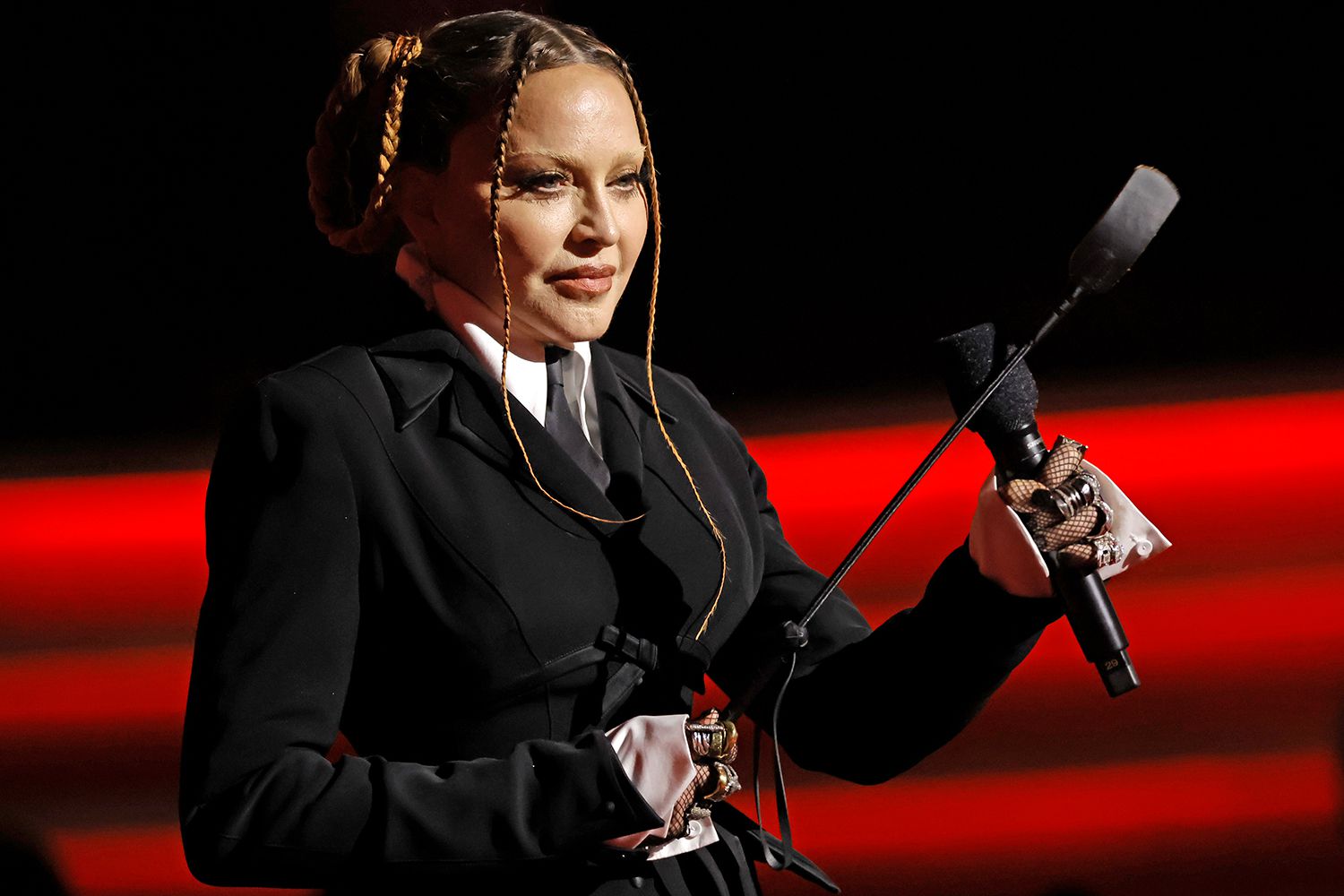 Madonna en cuidados intensivos por una “infección bacteriana”, esto se sabe