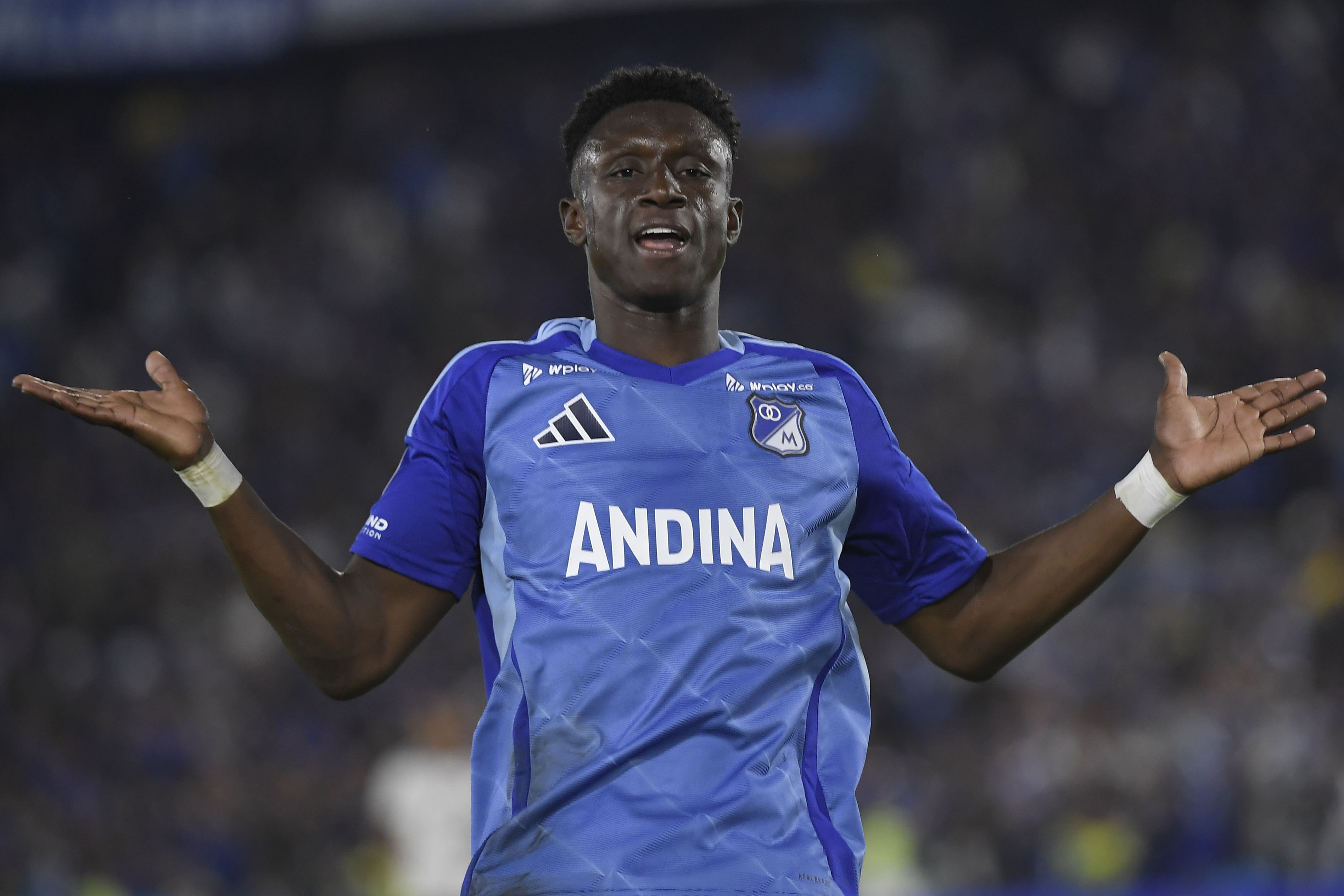 Futbolista colombiano, extremo de Millonarios, en el partido ante Tolima, por la séptima fecha de la Liga Betplay 2025-I.