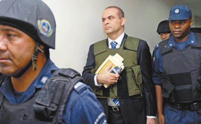 Extradición a Estados Unidos de Salvatore Mancuso, comandante de las AUC, en 2007.