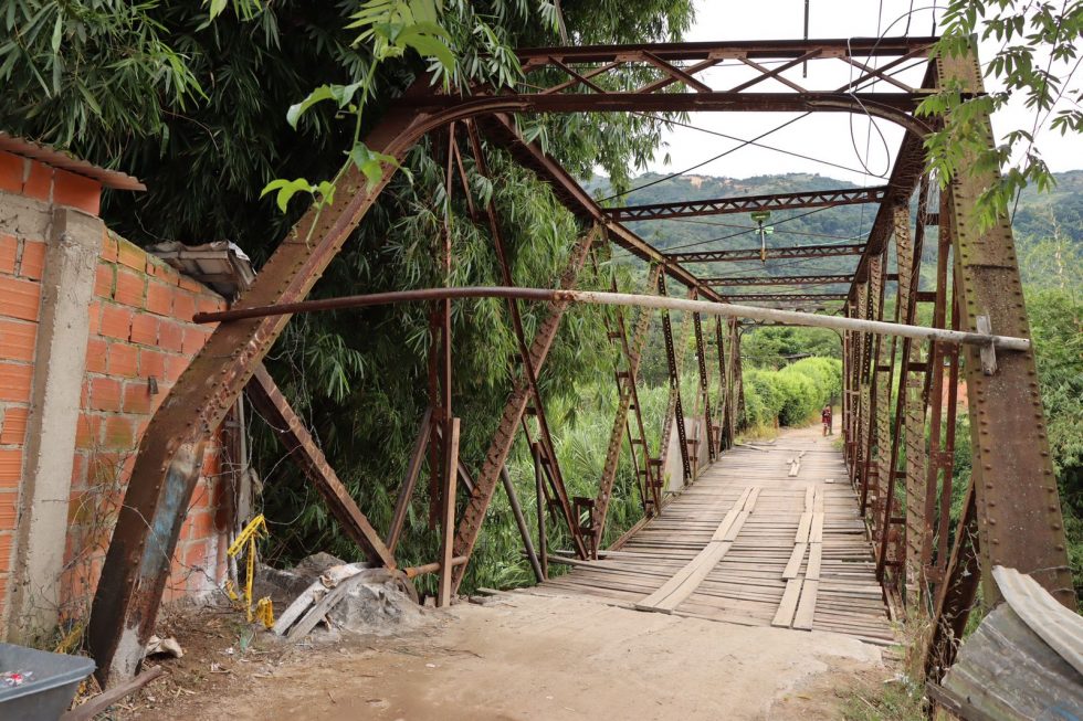 Sancionan a los alcaldes Bucaramanga y Girón luego de demoler el Puente Nariño