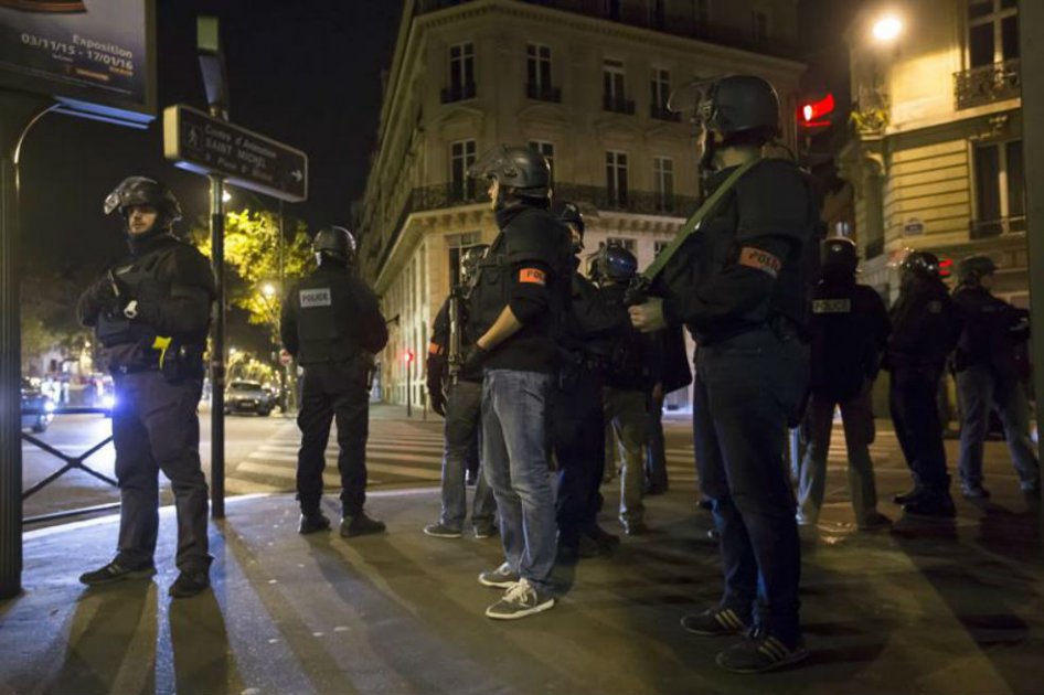 Terroristas accionaron sus cinturones explosivos en teatro Bataclan