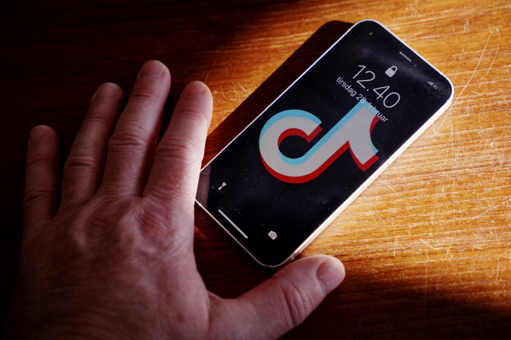 TikTok regula la publicación de contenido ‘deepfake’ impulsado por IA