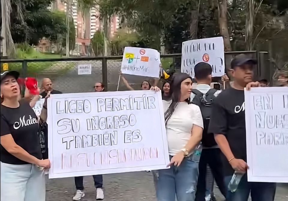 La normalidad que perturba a los padres de víctimas del bus del Liceo Antioqueño en Bello