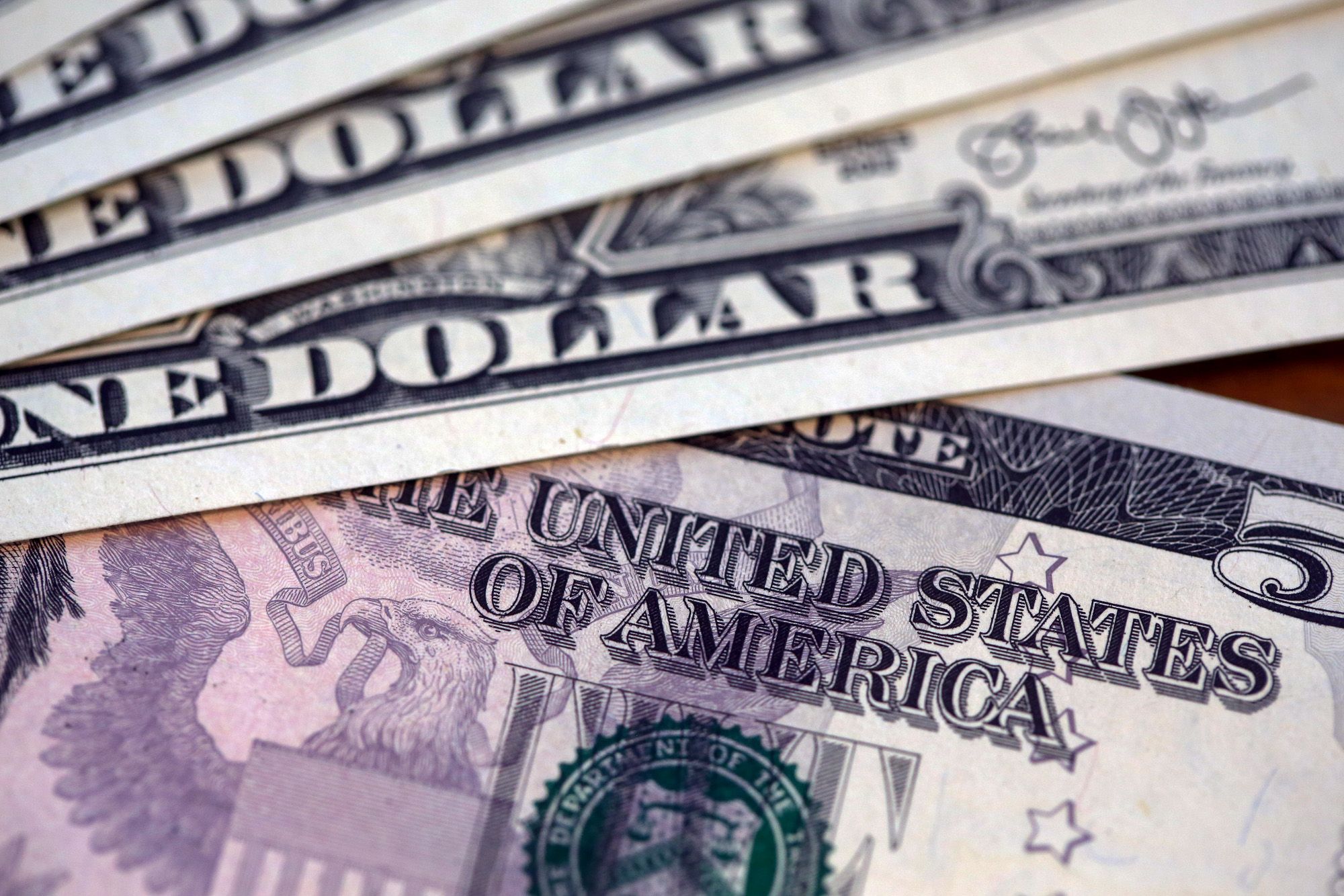 Inicio, variaciones y cierre del precio del dólar en Colombia hoy, 1 de julio