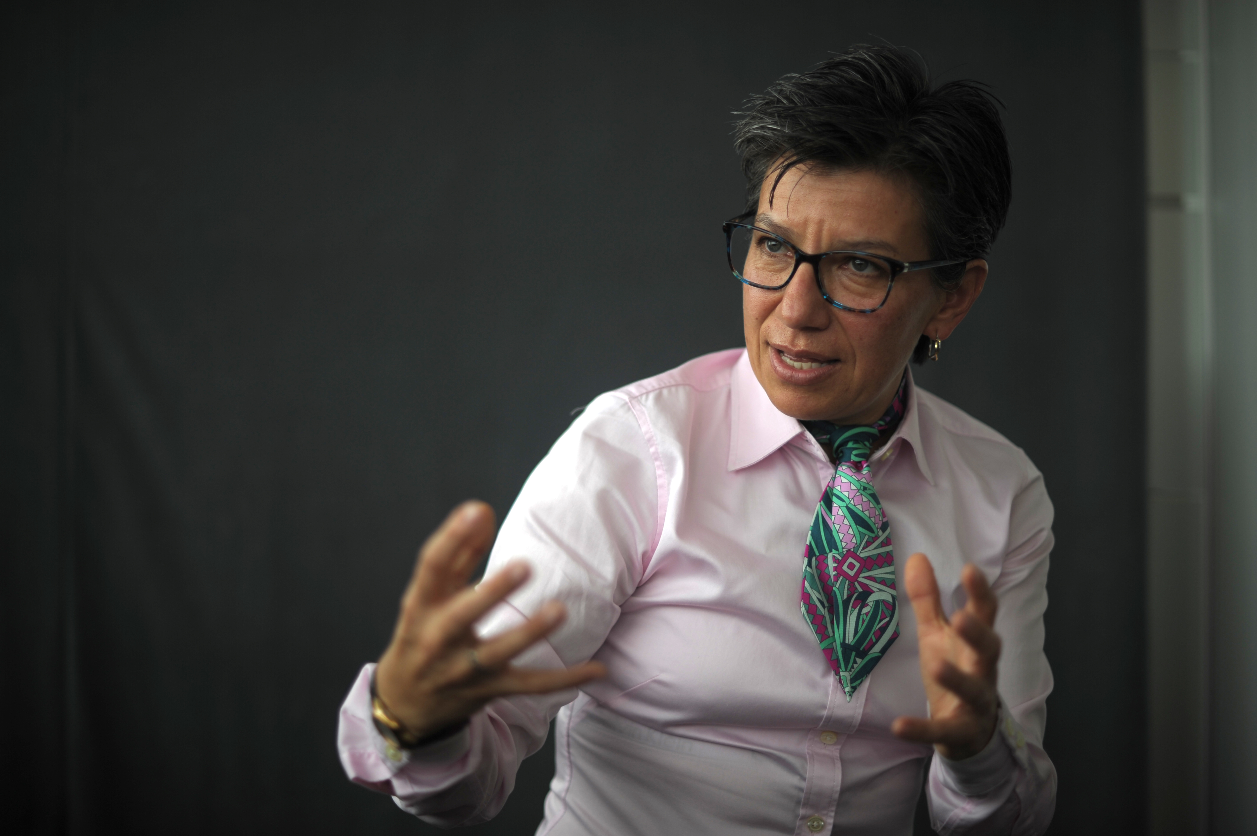 “Colombia no se rendirá ante el sistemático uso y abuso de poder de Uribe”: Claudia López