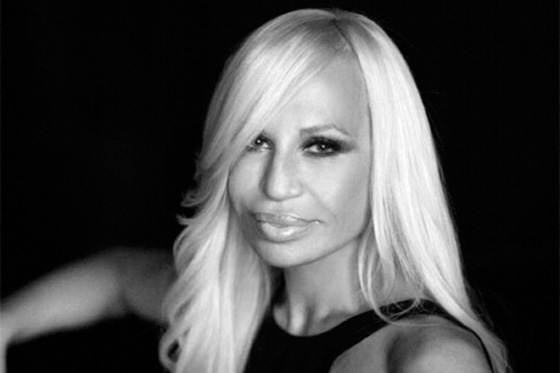 Los diseños de Donatella Versace no estarán en ningún museo