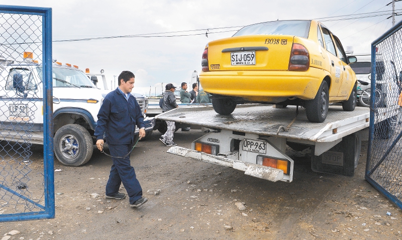 La Secretaría de Movilidad de Bogotá anunció que el costo de los servicios de grúas y patios para este año aumentó en un 12%.