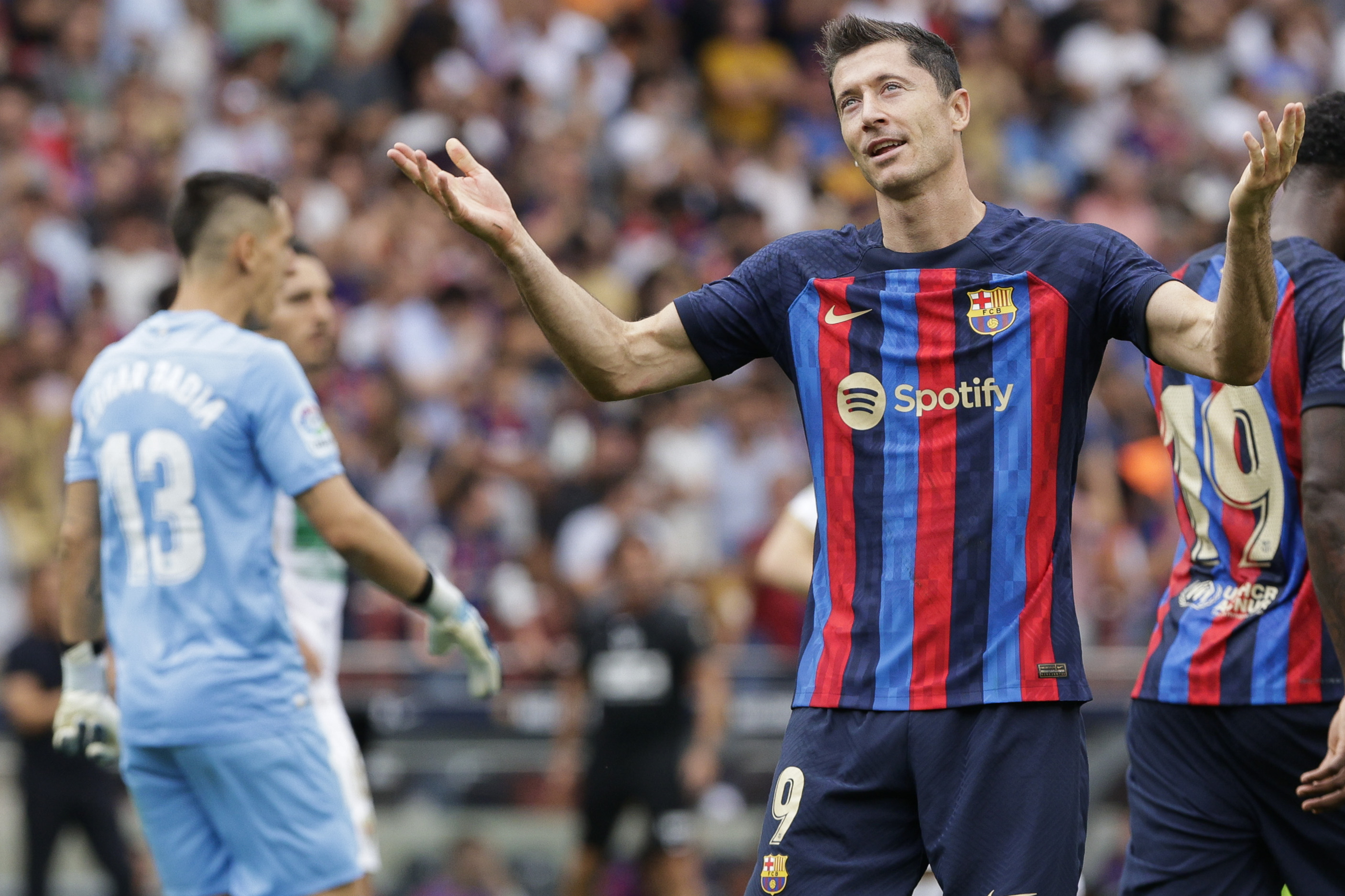 El clásico de Barcelona marca el regreso de la Liga de España