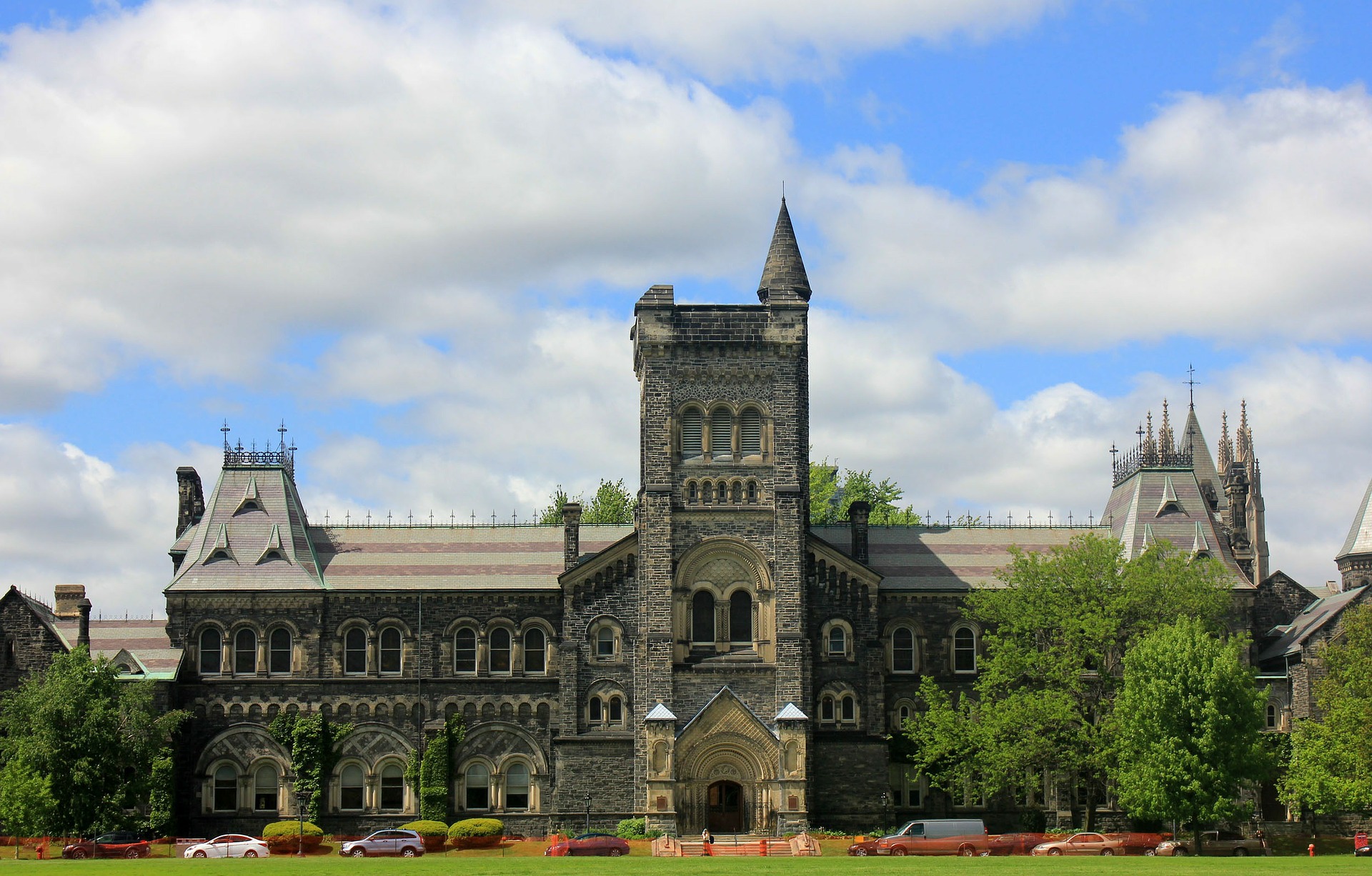 ¿Quiere estudiar en Canadá? Universidad de Toronto ofrece becas para colombianos