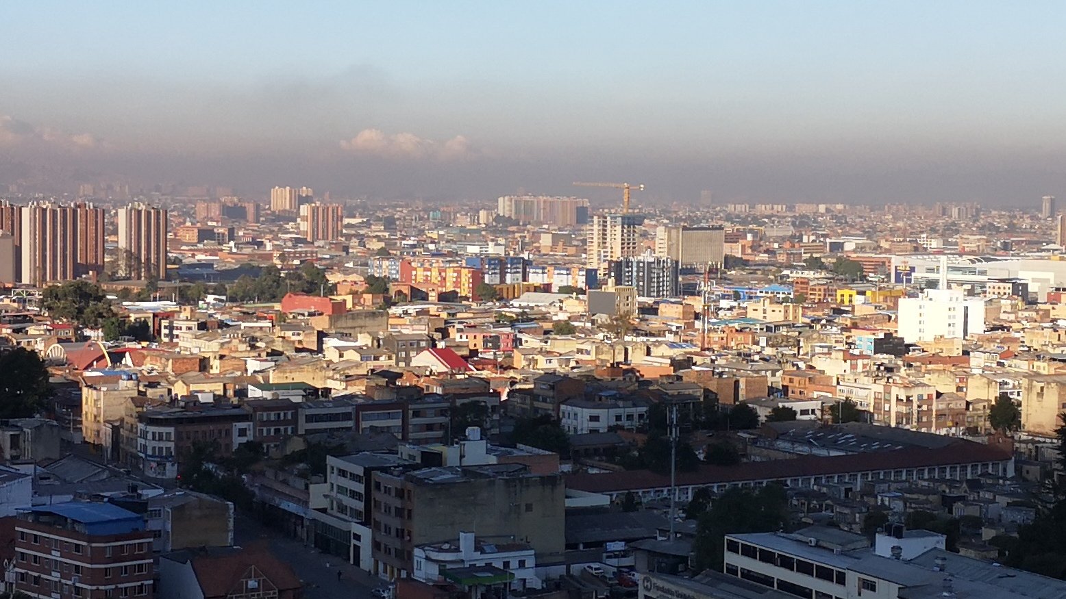 Bogotá amaneció con una gruesa capa de esmog, ¿a qué se debe?
