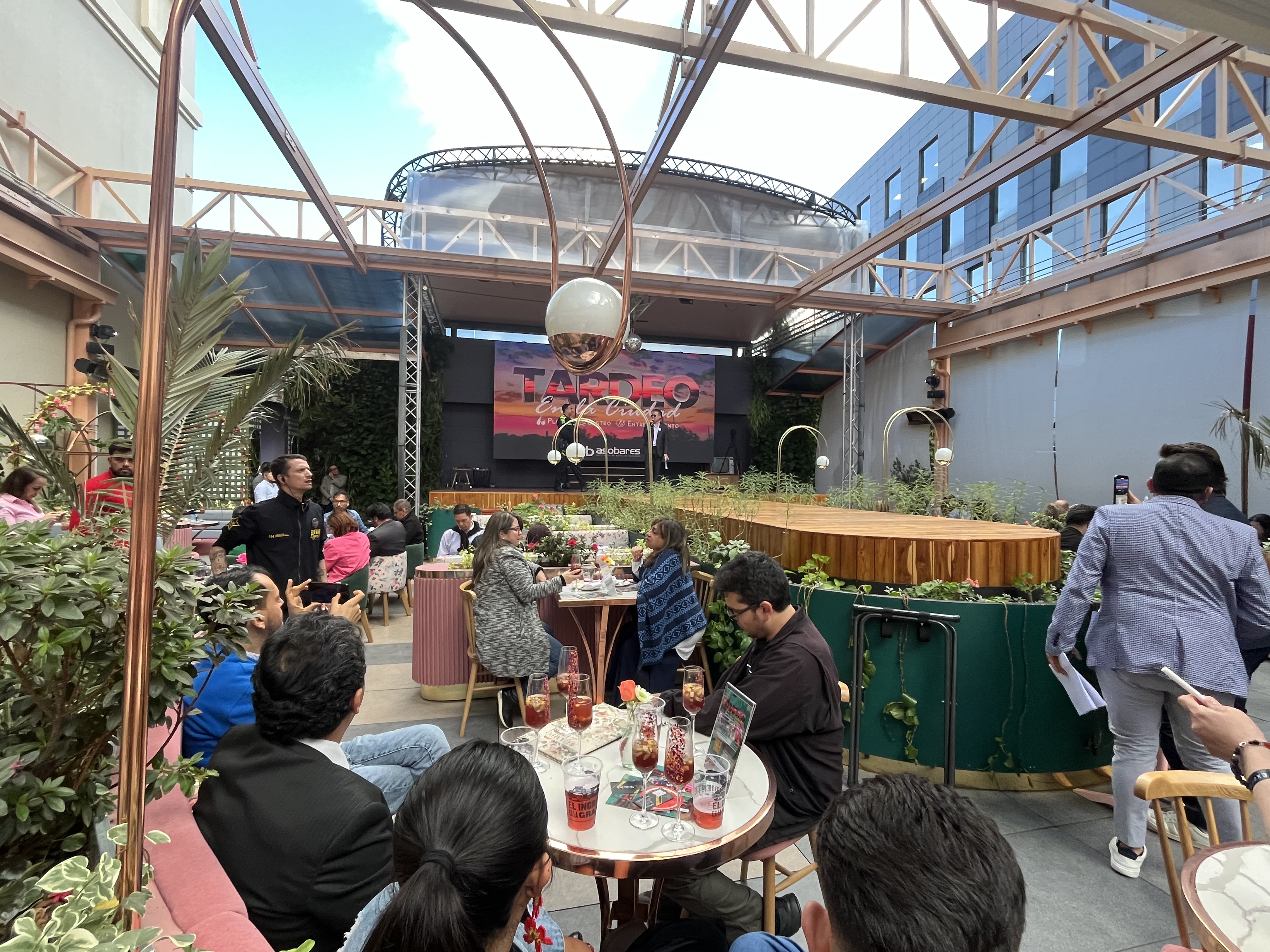 El lanzamiento de "Tardeo en la Ciudad" se realizó en Campo dei Fiori Bogotá.