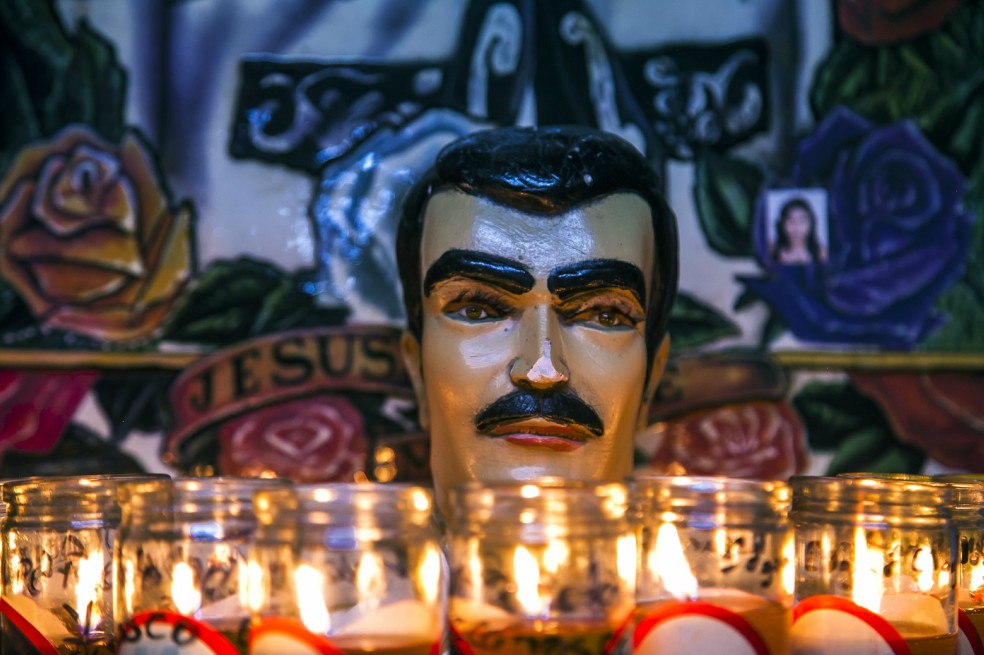 En imágenes: la curiosa fiesta en México en la que se venera al santo de los narcotraficantes