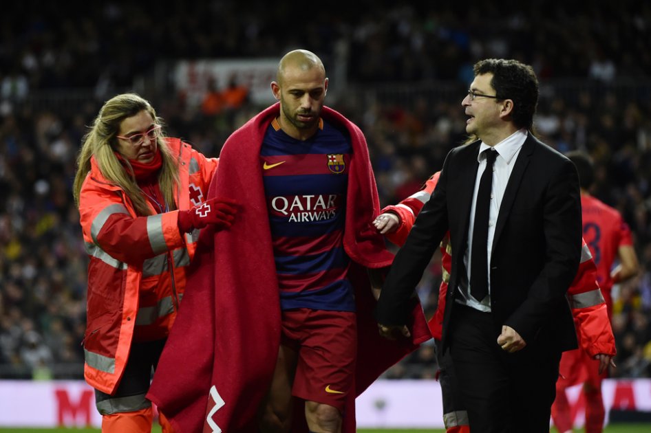 Mascherano sufre una contusión en la pierna derecha