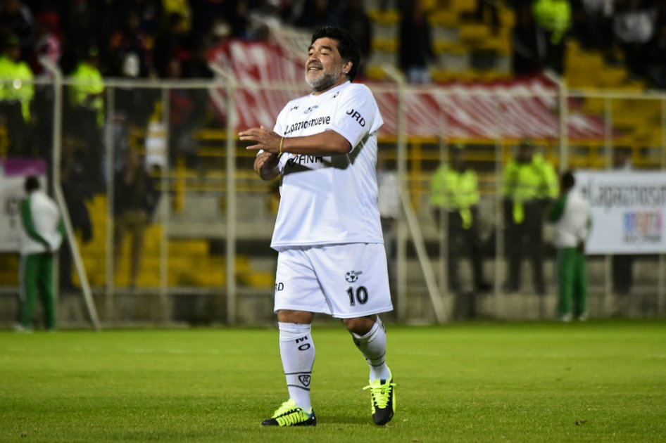 Maradona pide perdón al niño que agredió en Bogotá