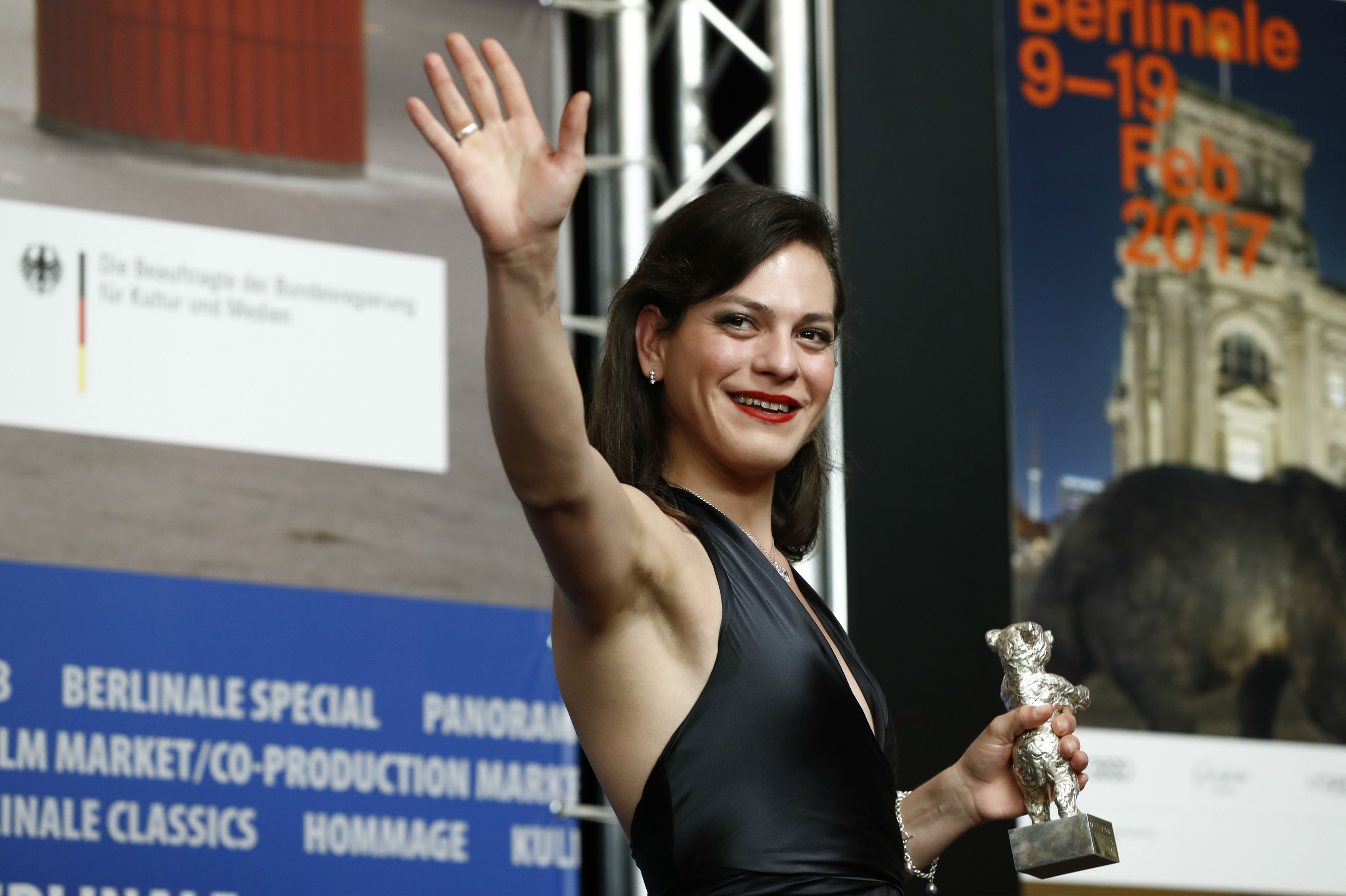 ¿Quién es Daniela Vega, la primera trans que presentará un Óscar?