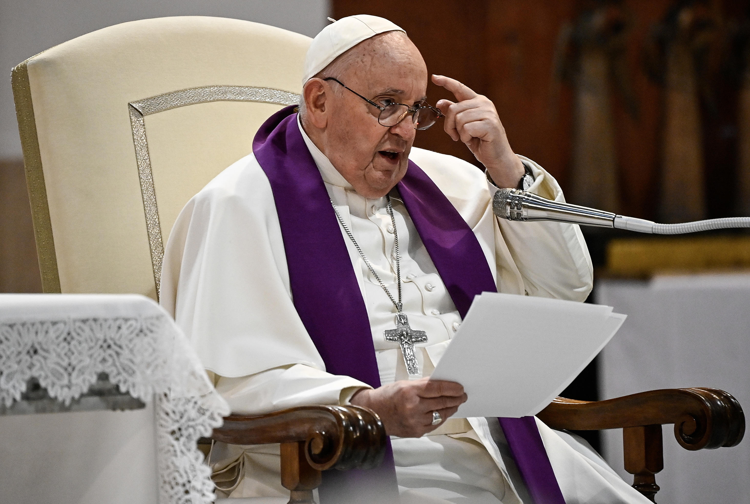 Rome (Italy), 08/03/2024.- Pope Francis speaks during the celebration of the 24 Hours for the Lord, a Lenten initiative of prayer and reconciliation, in the parish of San Pio V in Rome, Italy, 08 March 2024. (Papa, Italia, Roma) EFE/EPA/RICCARDO ANTIMIANI
