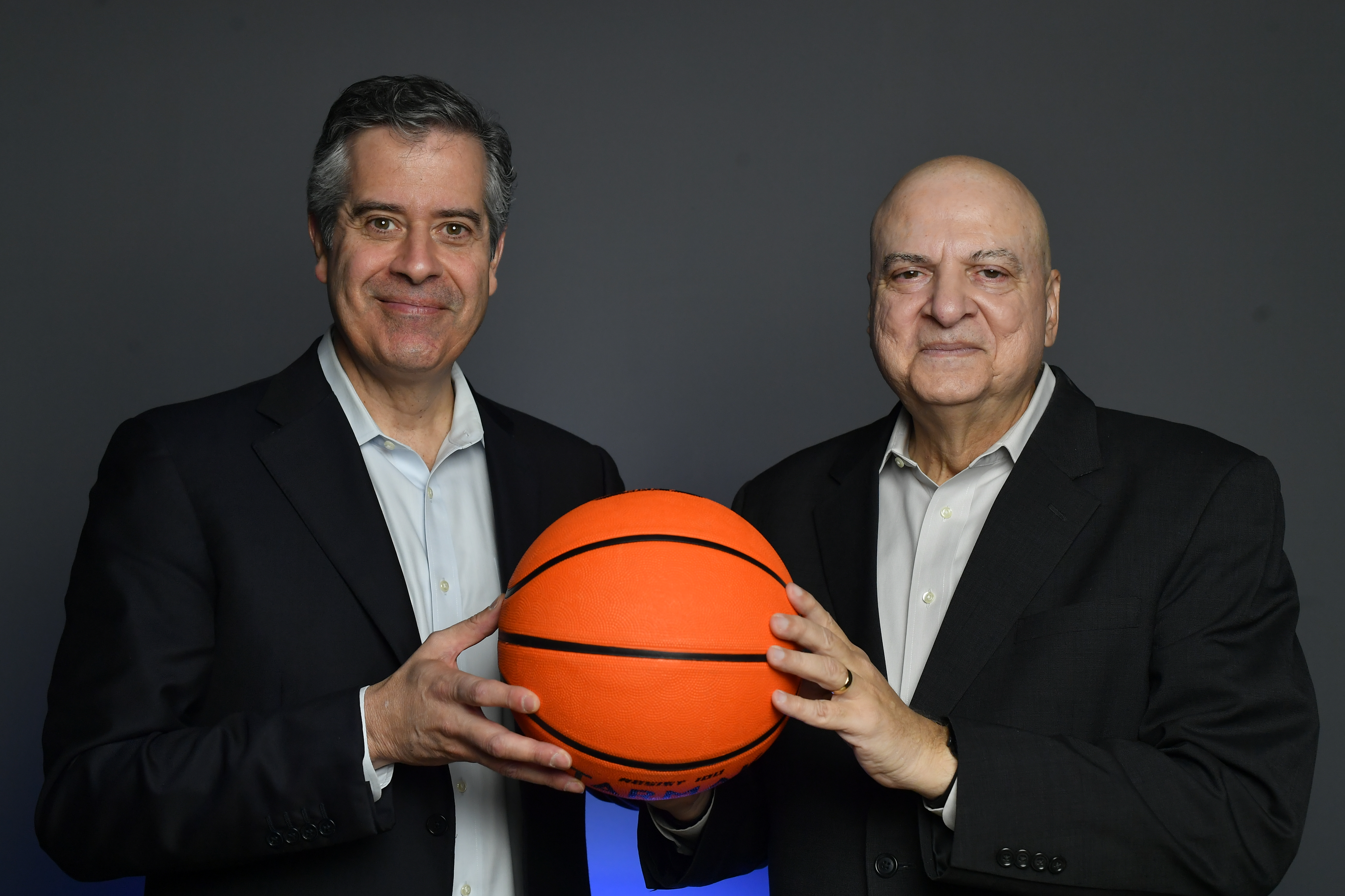 Los astros de la transmisión deportiva que llegan con la NBA a Colombia