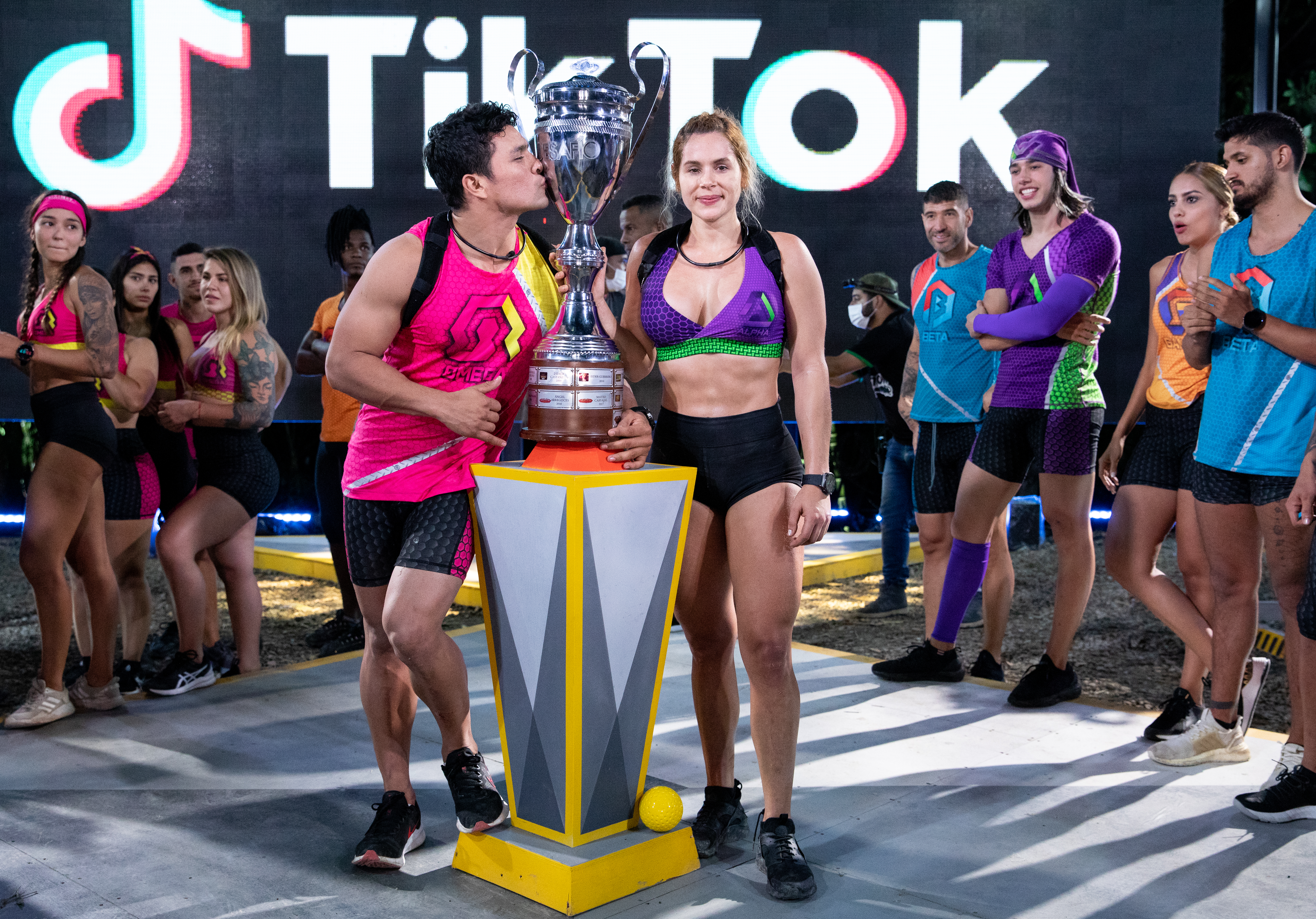 En fotos: Así fue la celebración en “Desafío The Box” por victoria de Paola y Garo