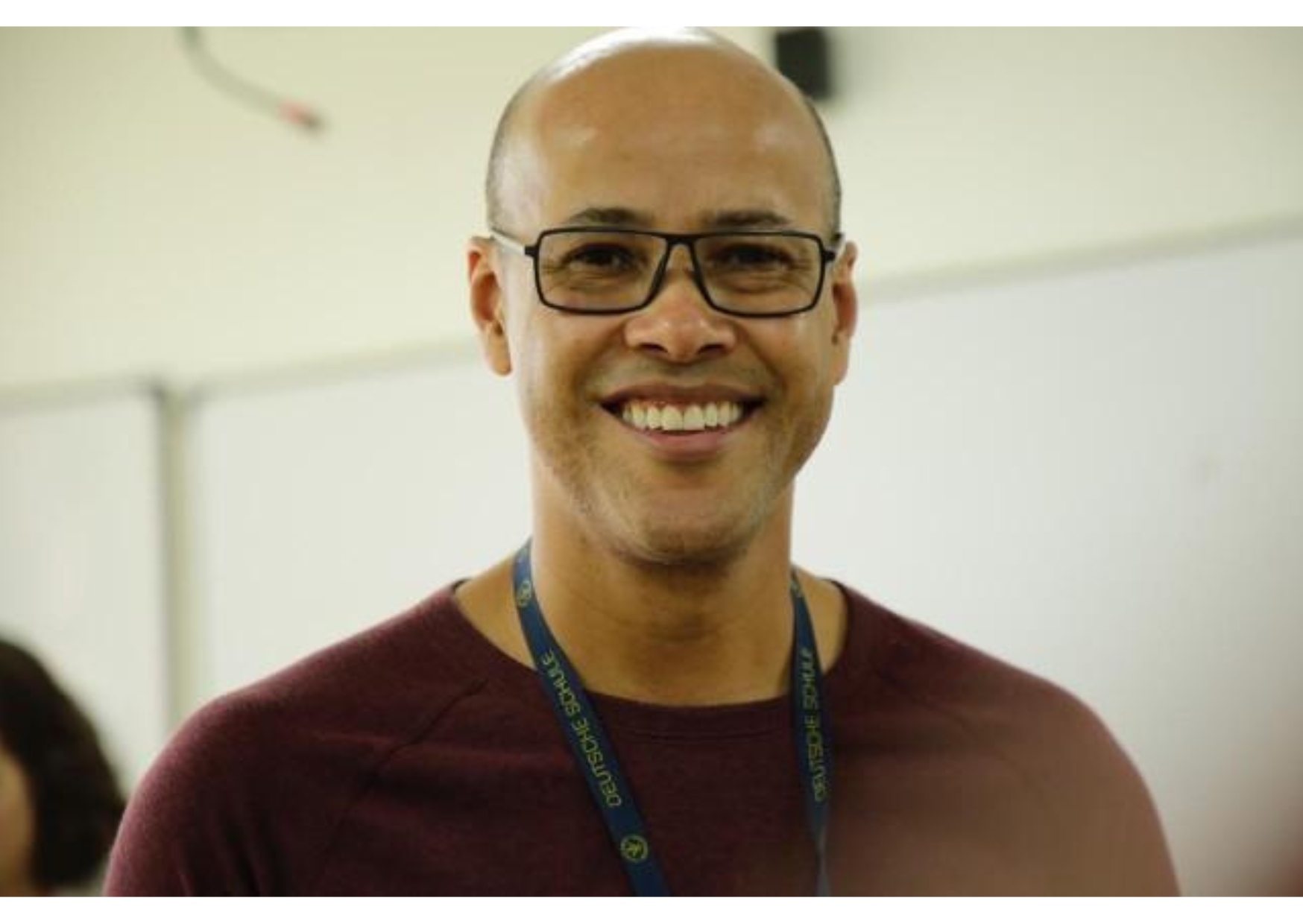 Antonio Ortiz estudió Literatura Inglesa en la Universidad de Arkansas y ha sido profesor en Colombia.