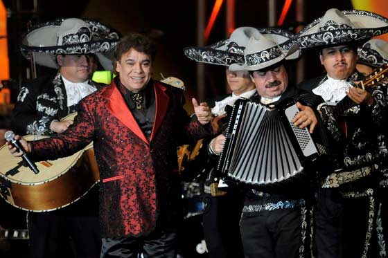 Juan Gabriel confundió canción de salsa con el vallenato colombiano