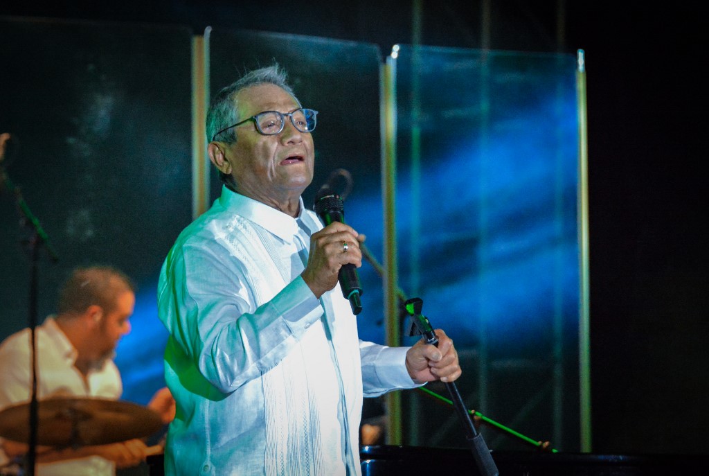 Murió el cantautor mexicano Armando Manzanero