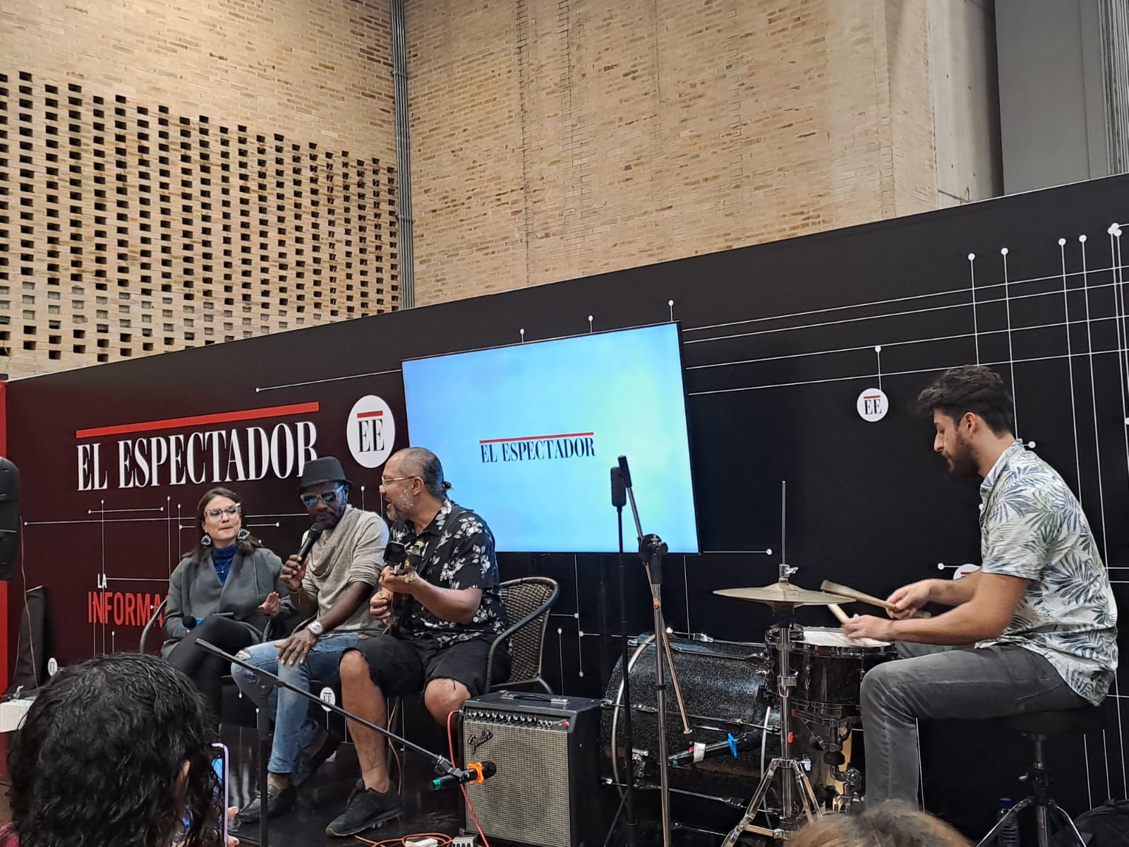Conversatorio sobre la champeta en la Feria del Libro.