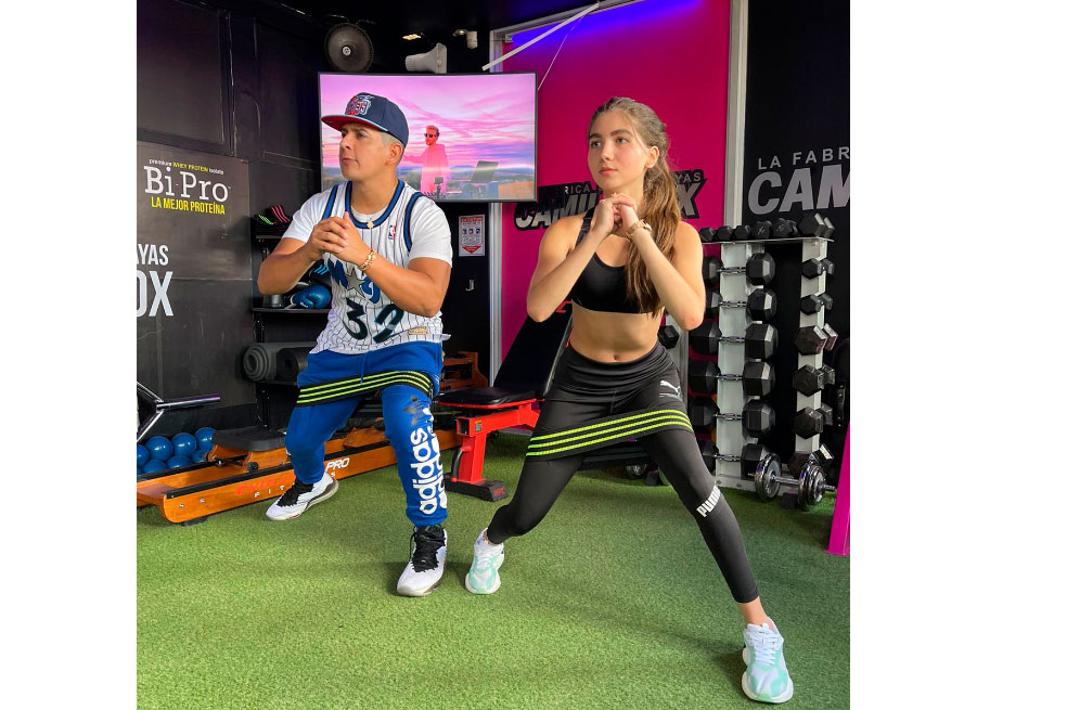4 Ejercicios efectivos para adelgazar nuestras piernas. Camilo Box y la cantante Shaira.
